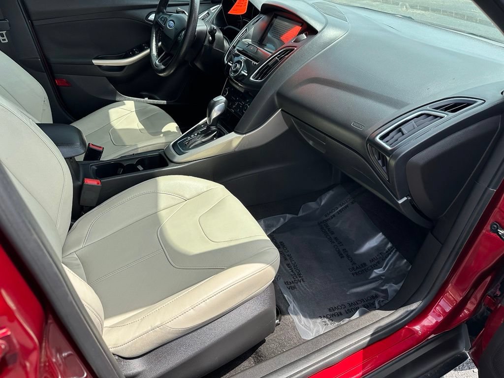 Used 2017 Ford Focus Titanium FWD image 16