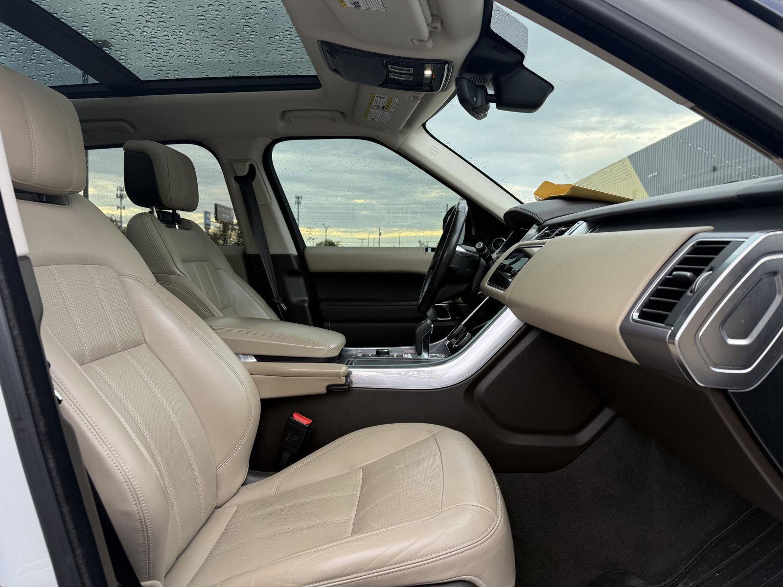 Used 2018 Land Rover Range Rover Sport HSE AWD/4WD image 12