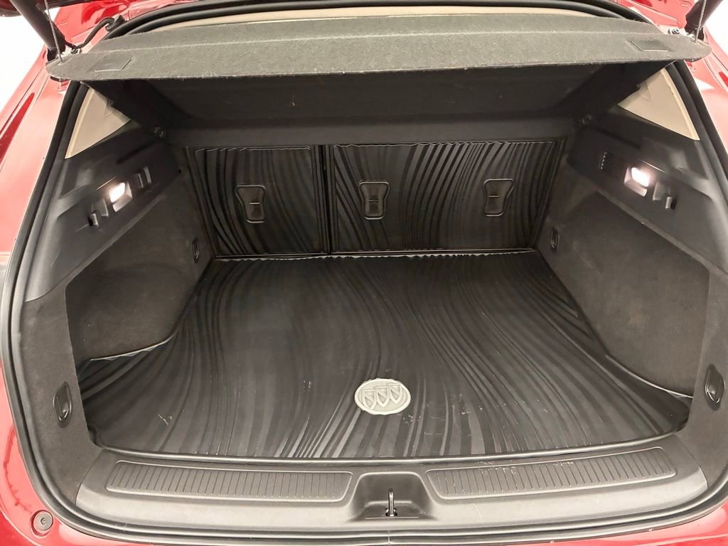 Used 2023 Buick Envision Avenir image 10