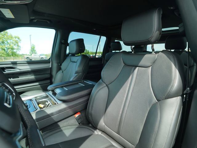 New 2026 Jeep Grand Wagoneer 4WD w/ Premium Group I image 38