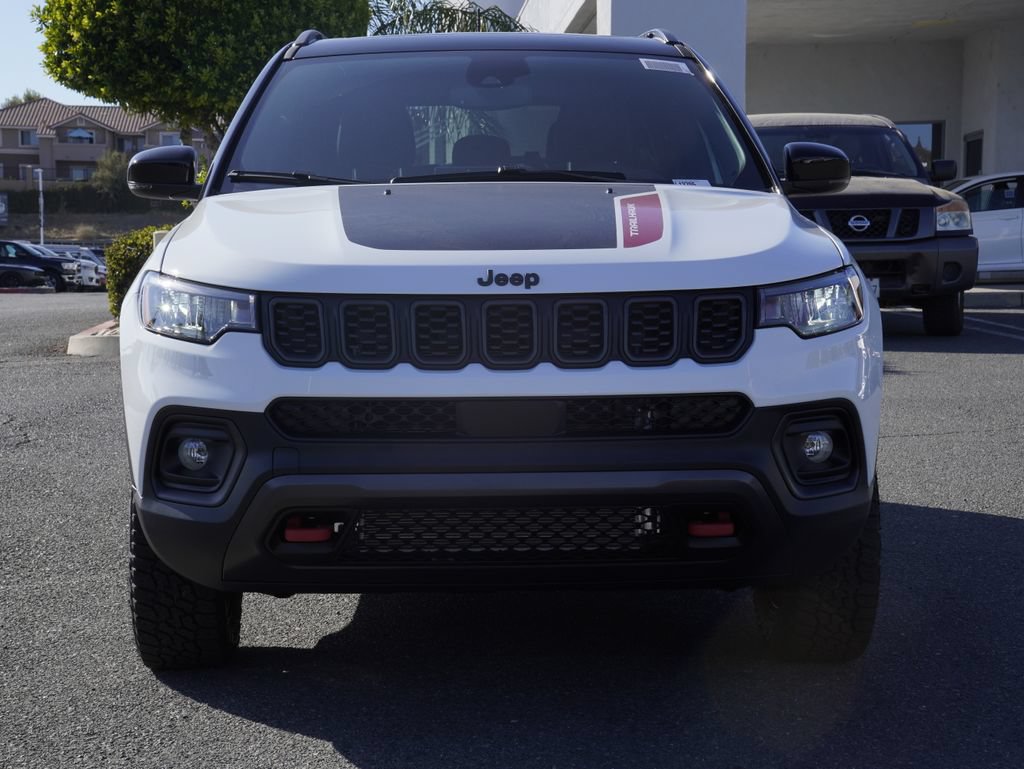New 2026 Jeep Compass Trailhawk w/ Sun, Sound & Navigation Group AWD/4WD image 9
