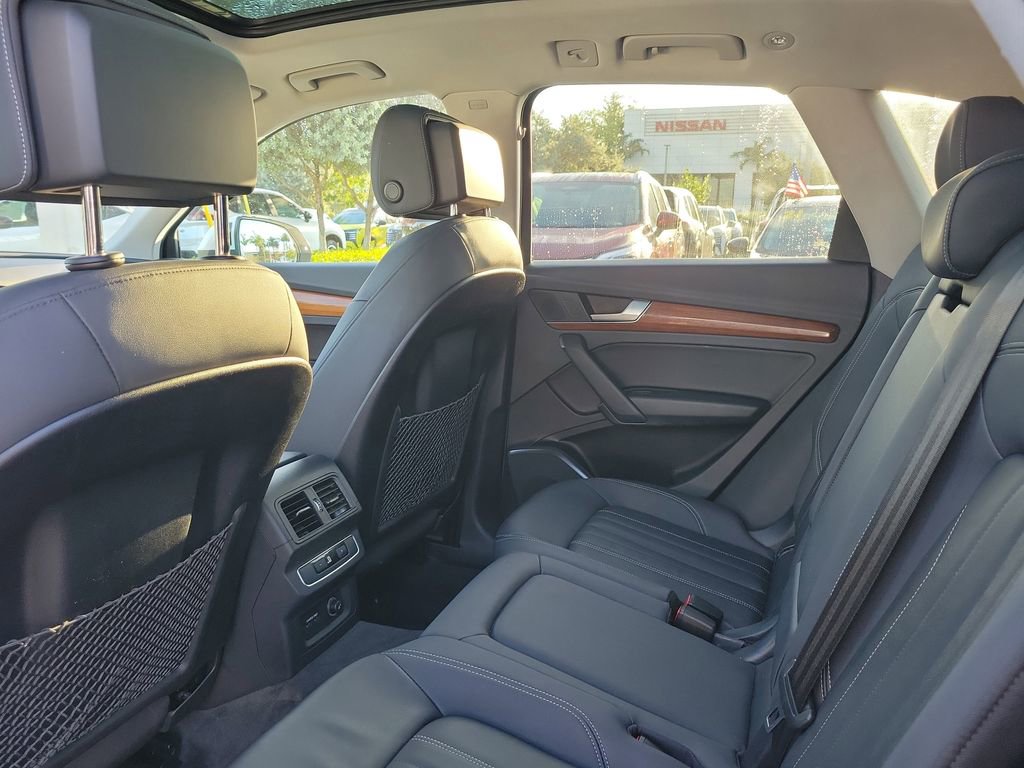 Used 2022 Audi Q5 2.0T Premium w/ Convenience Package image 8