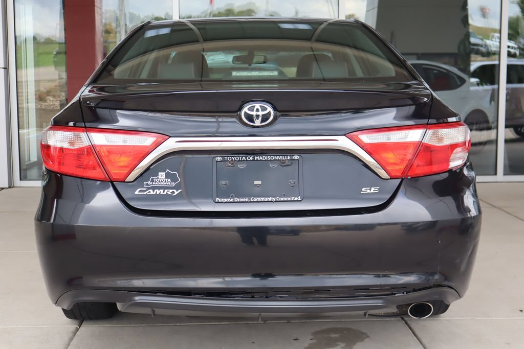 Used 2015 Toyota Camry SE FWD image 7