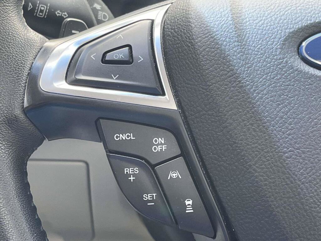 Used 2020 Ford Edge Titanium AWD/4WD image 33