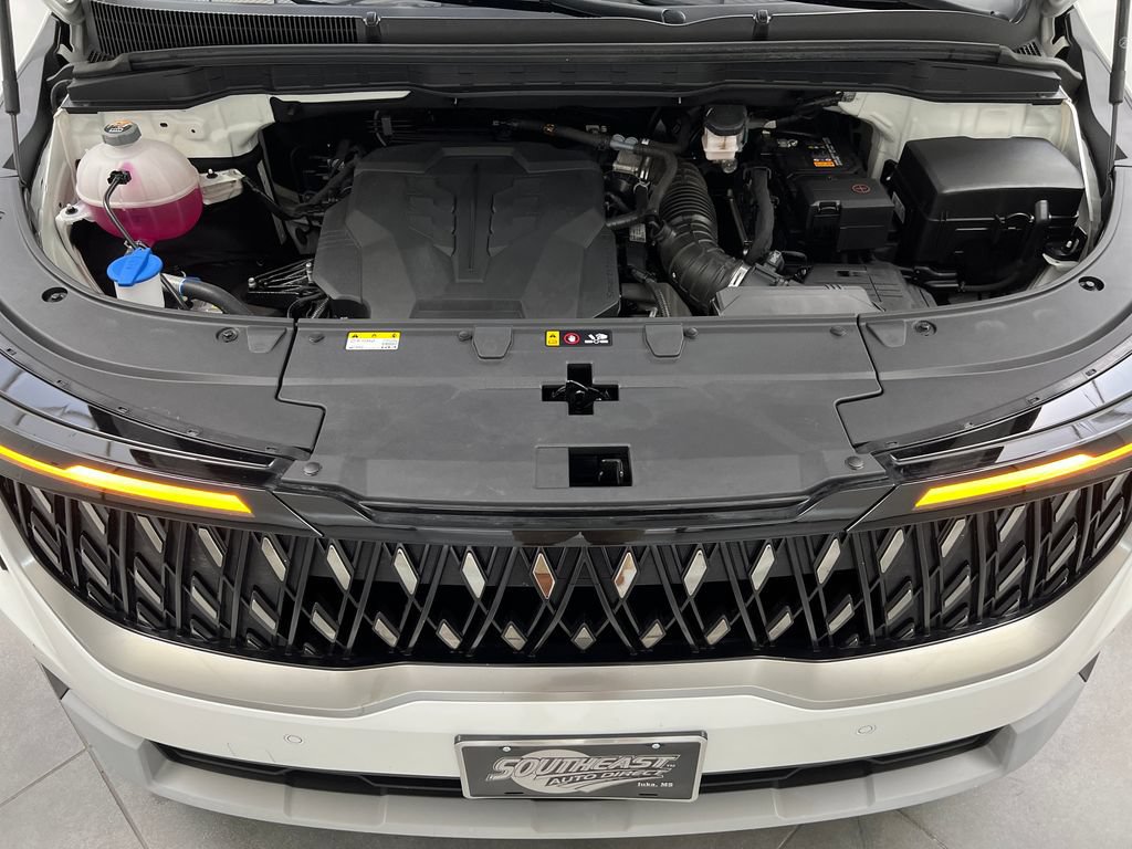 Used 2025 Kia Carnival FWD image 81
