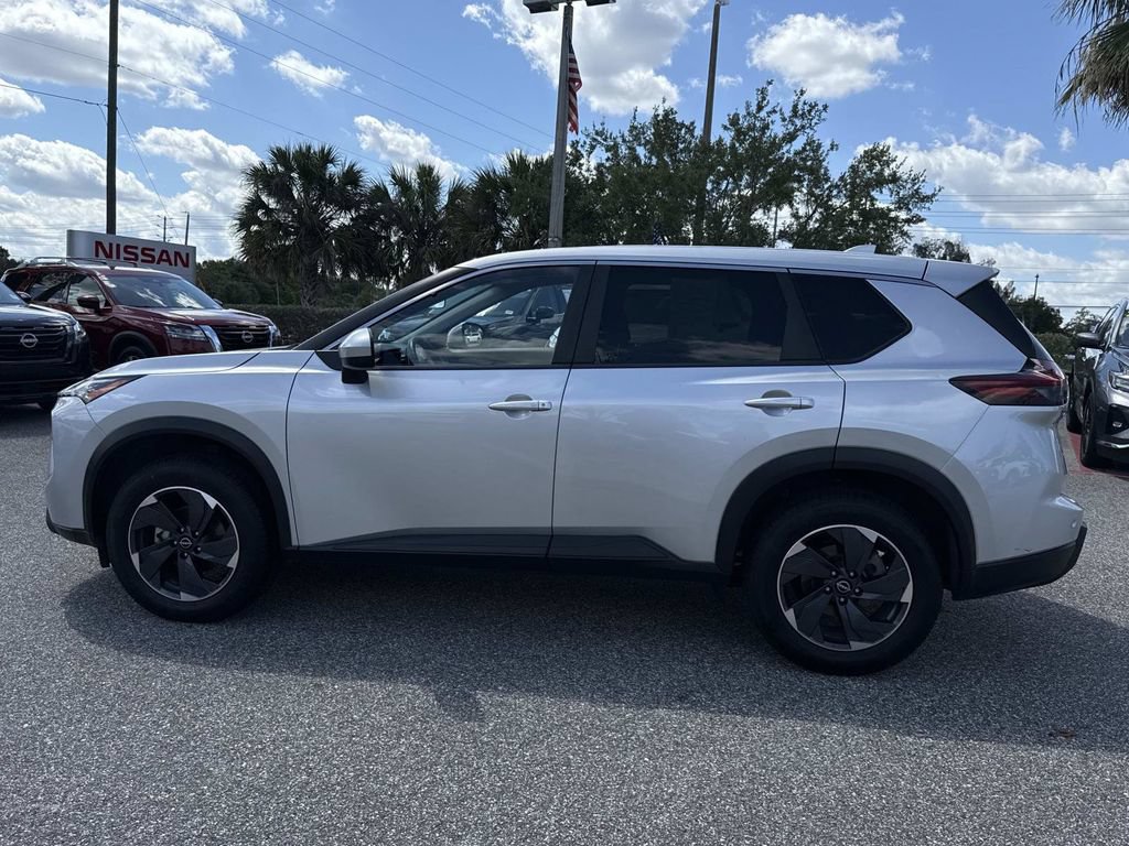 Certified 2024 Nissan Rogue SV FWD image 8