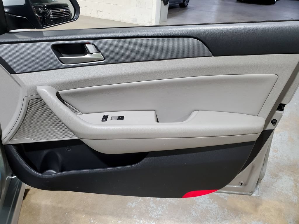 Used 2019 Hyundai Sonata SE FWD image 15