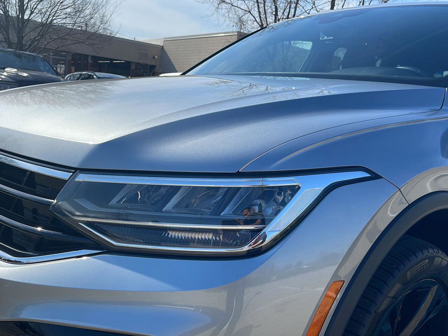 Used 2023 Volkswagen Tiguan SE R-Line image 10