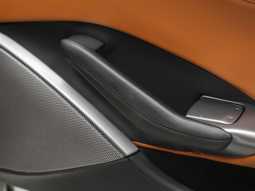 Certified 2019 Ferrari Portofino RWD image 30