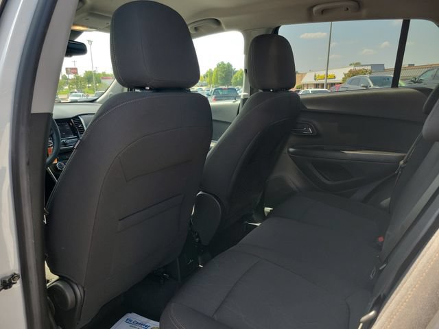 Used 2020 Chevrolet Trax LT w/ LPO, Protection Package AWD/4WD image 24