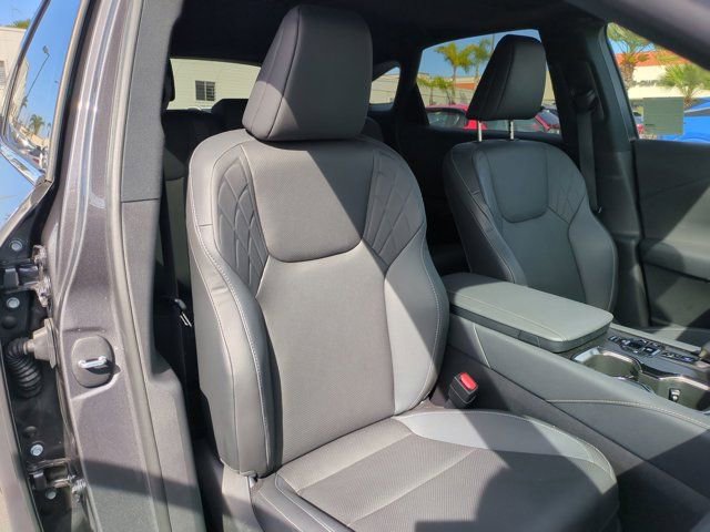 Used 2025 Lexus RX 350h w/ Convenience Package image 30