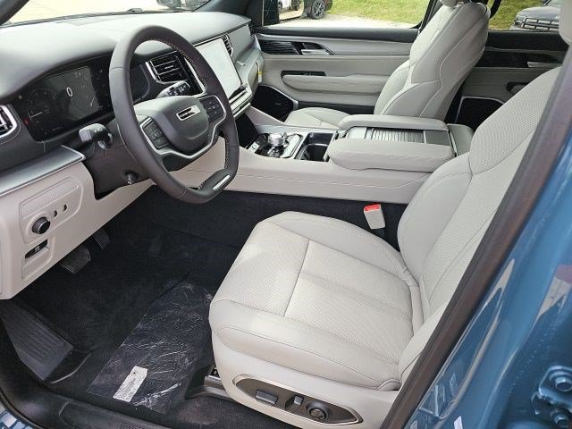 New 2026 Jeep Grand Wagoneer Limited AWD/4WD image 16