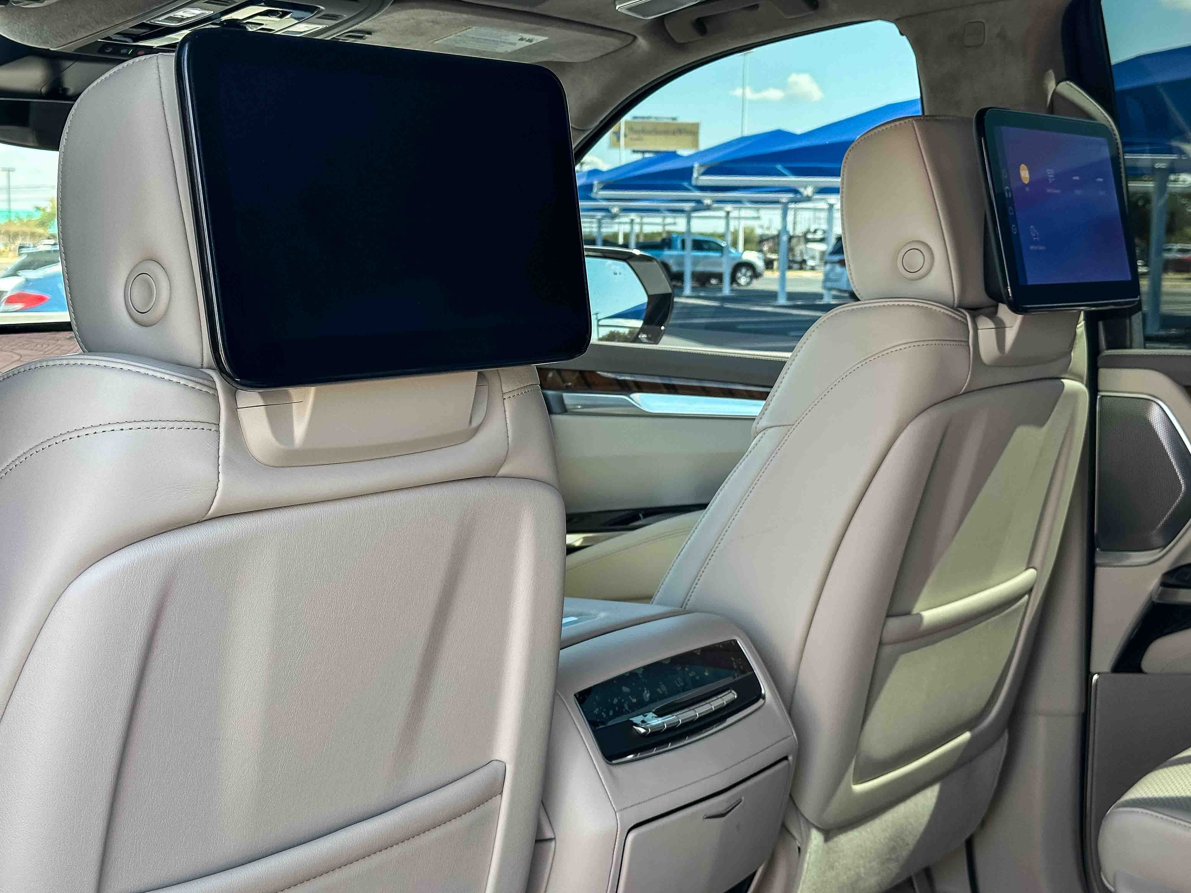 Used 2025 Cadillac Escalade Sport Platinum AWD/4WD image 18