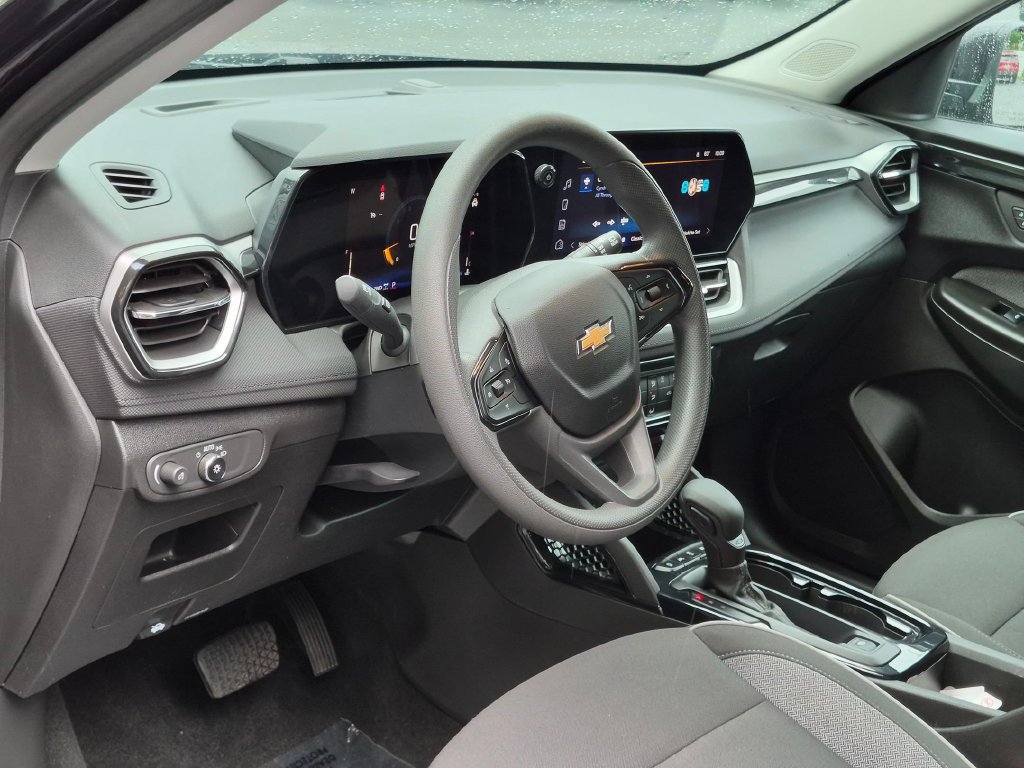 Used 2025 Chevrolet TrailBlazer LT AWD/4WD image 12