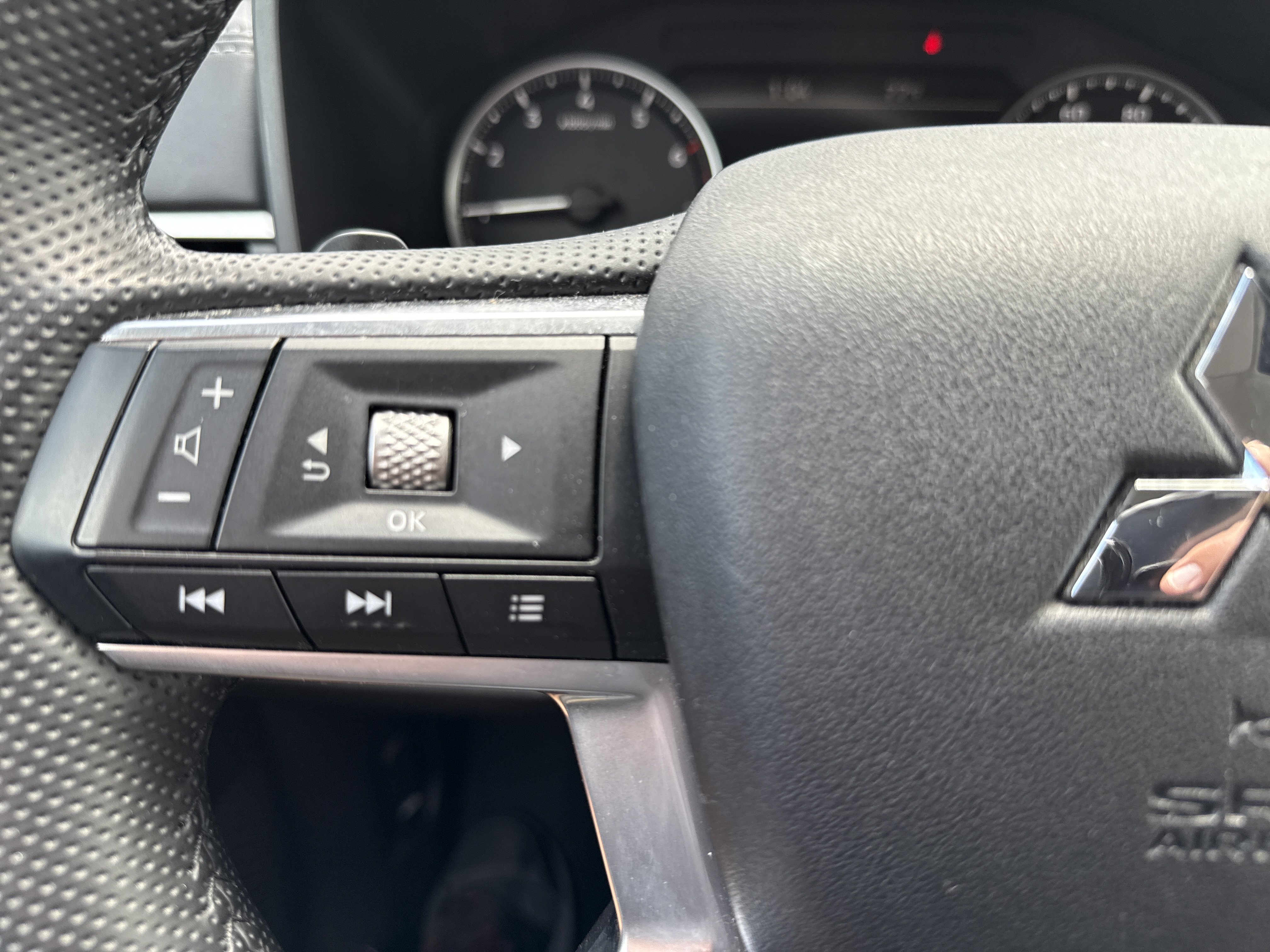 Used 2025 Mitsubishi Outlander SE AWD/4WD image 19