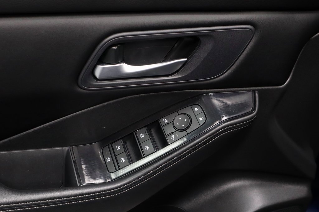 Certified 2024 Nissan Rogue SV image 24