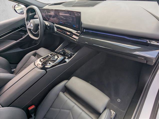 Certified 2024 BMW 530i w/ Premium Package RWD image 23
