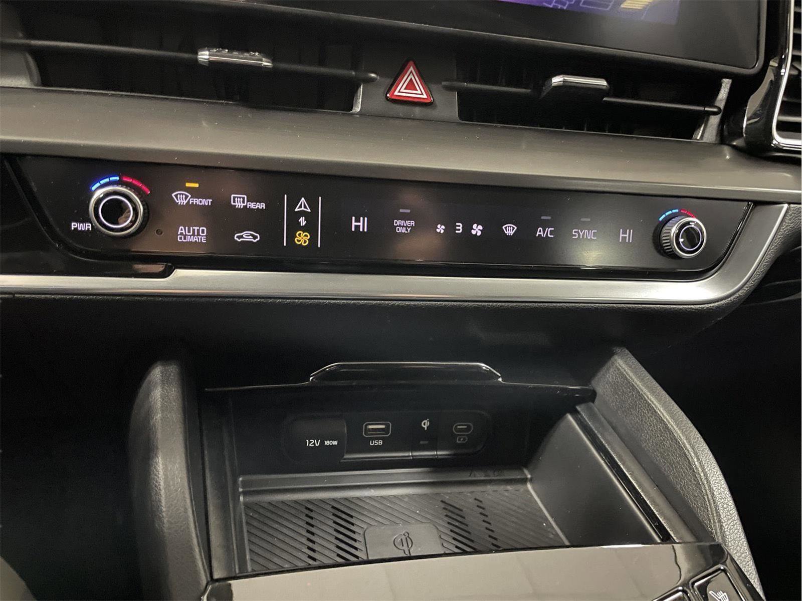 Used 2023 Kia Sportage EX image 29