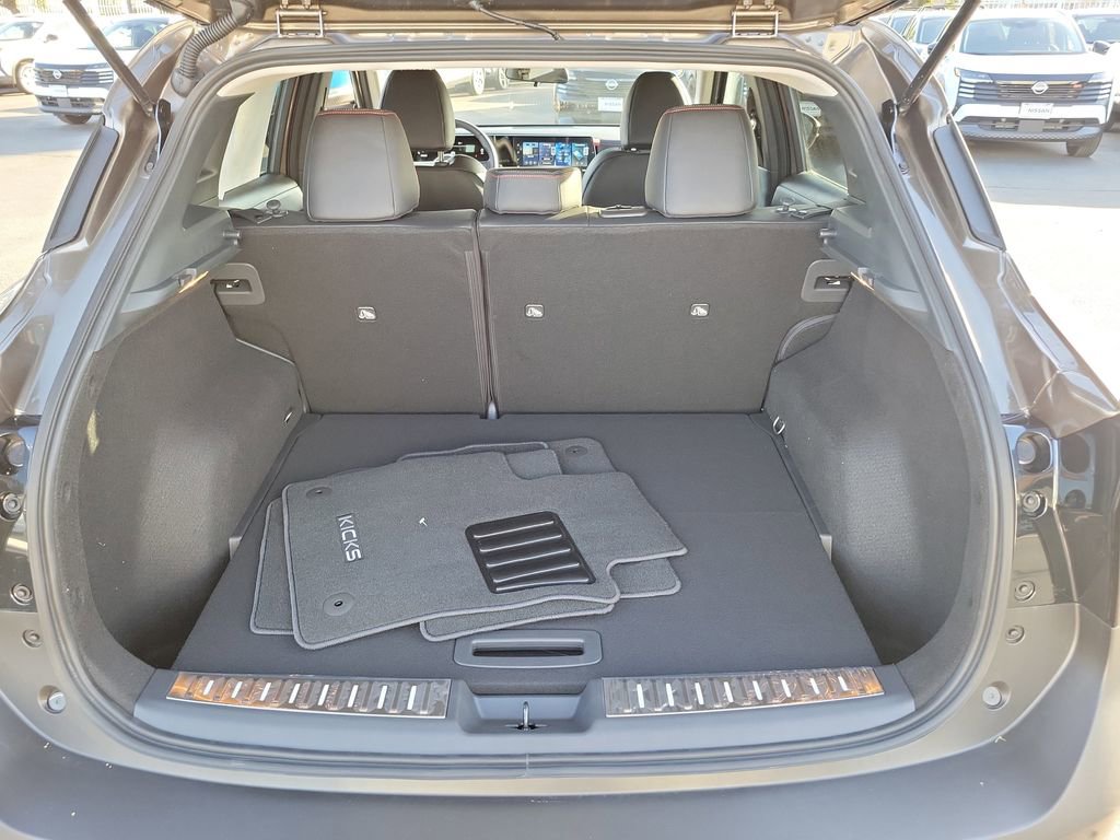 New 2026 Nissan Kicks SR w/ Illumination Package image 13