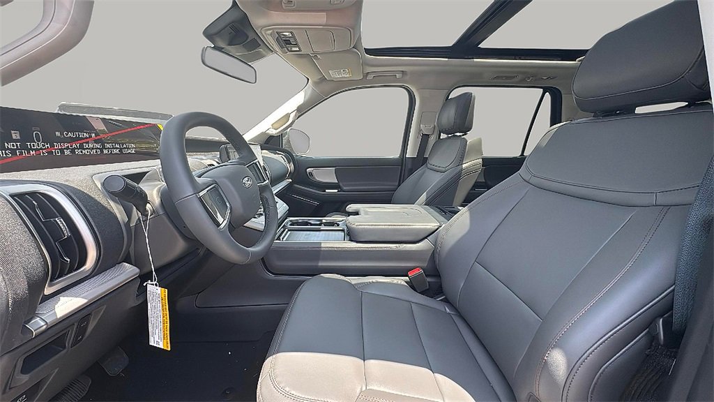 New 2025 Ford Expedition Active image 12