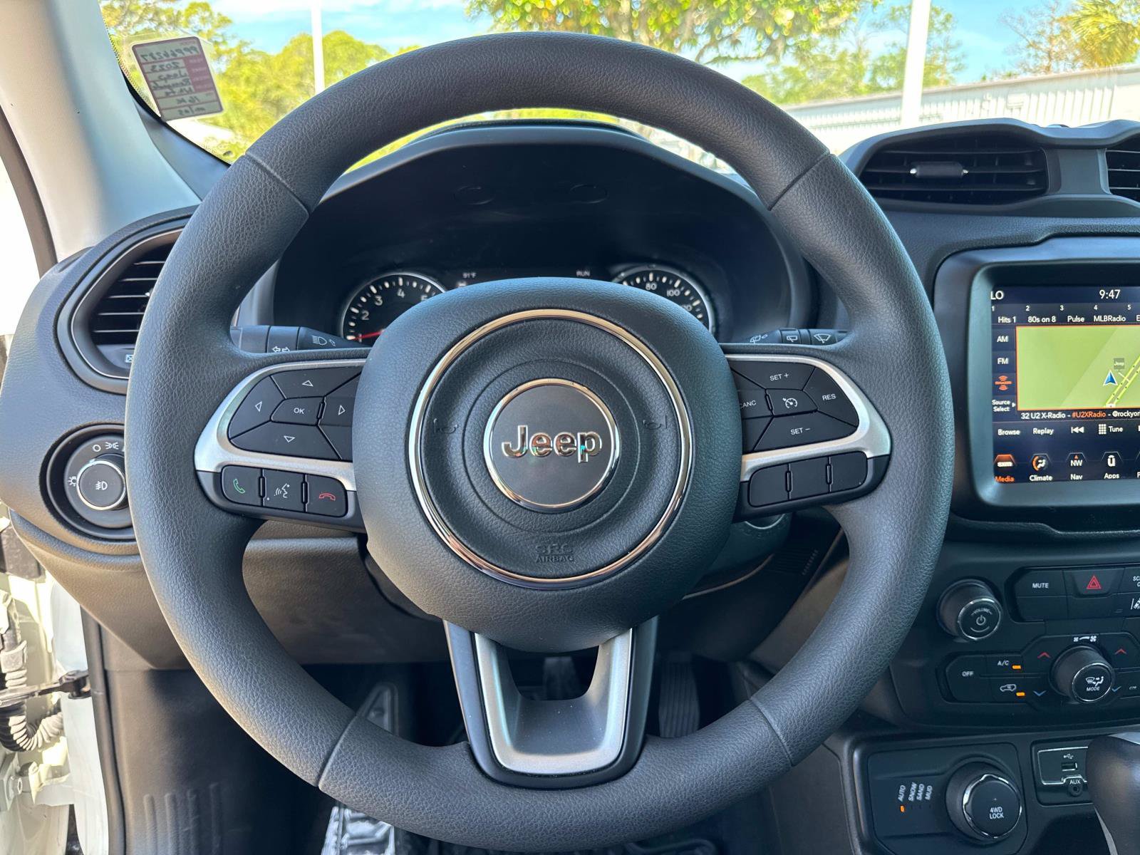 Certified 2023 Jeep Renegade Latitude AWD/4WD image 27