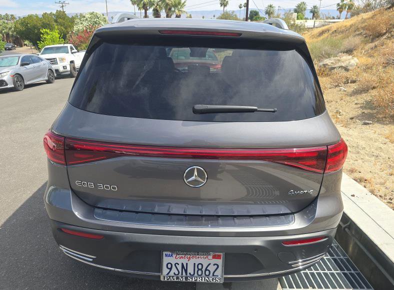 Used 2025 Mercedes-Benz EQB 300 4MATIC w/ Driver Assistance Package image 5