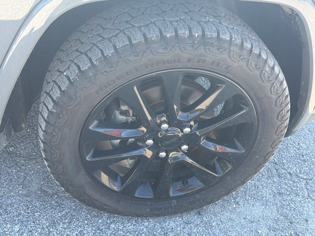 Used 2019 Jeep Grand Cherokee Altitude AWD/4WD image 13