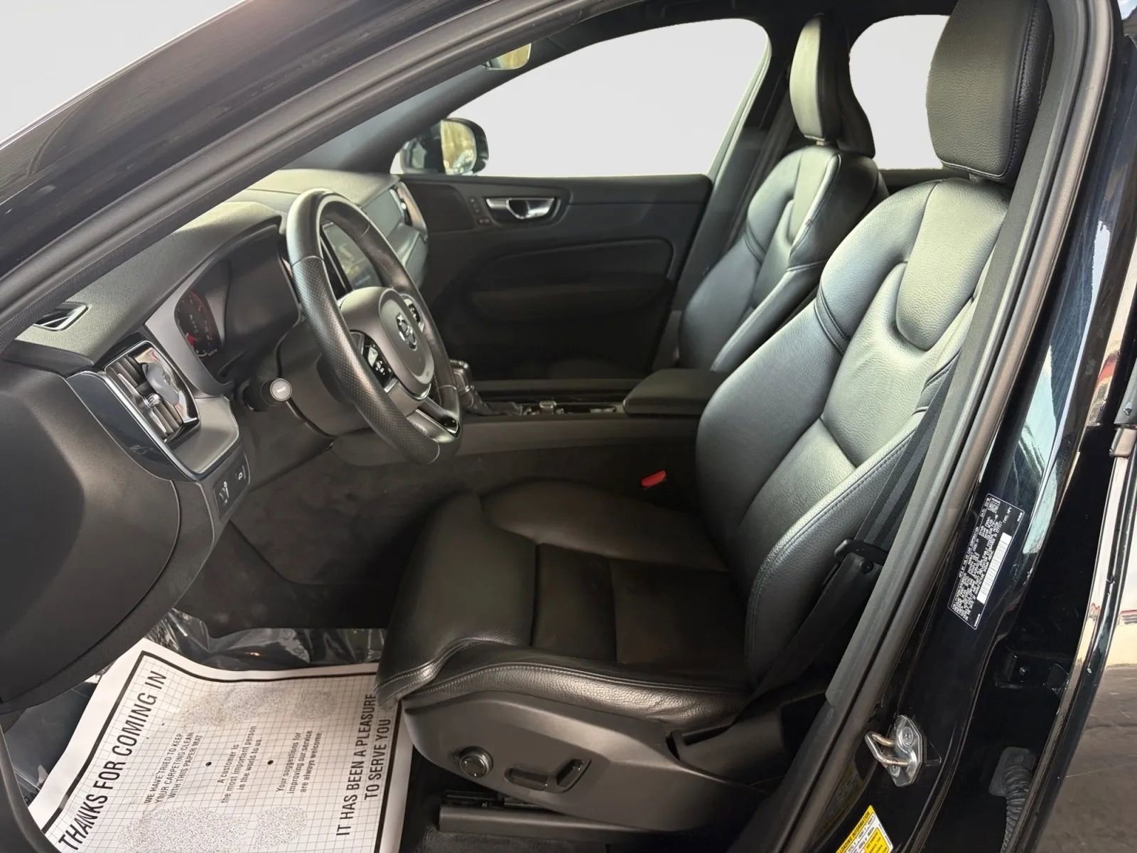 Used 2019 Volvo XC60 T5 Momentum w/ Multimedia Package AWD/4WD image 46