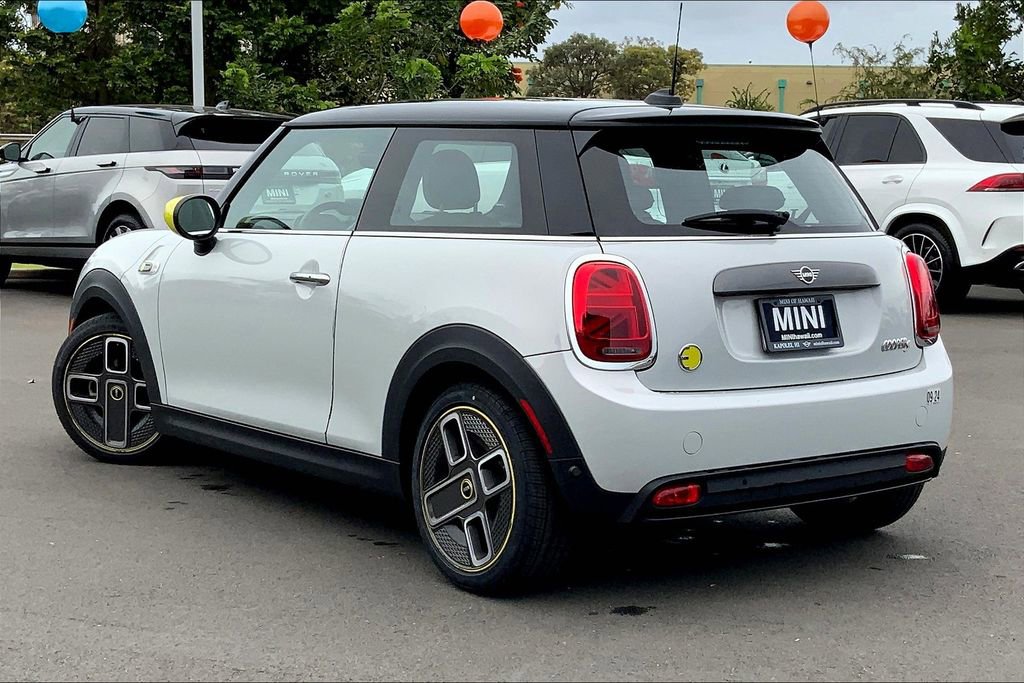 Used 2021 MINI Cooper SE w/ 8.8" Touchscreen Nav Package image 8