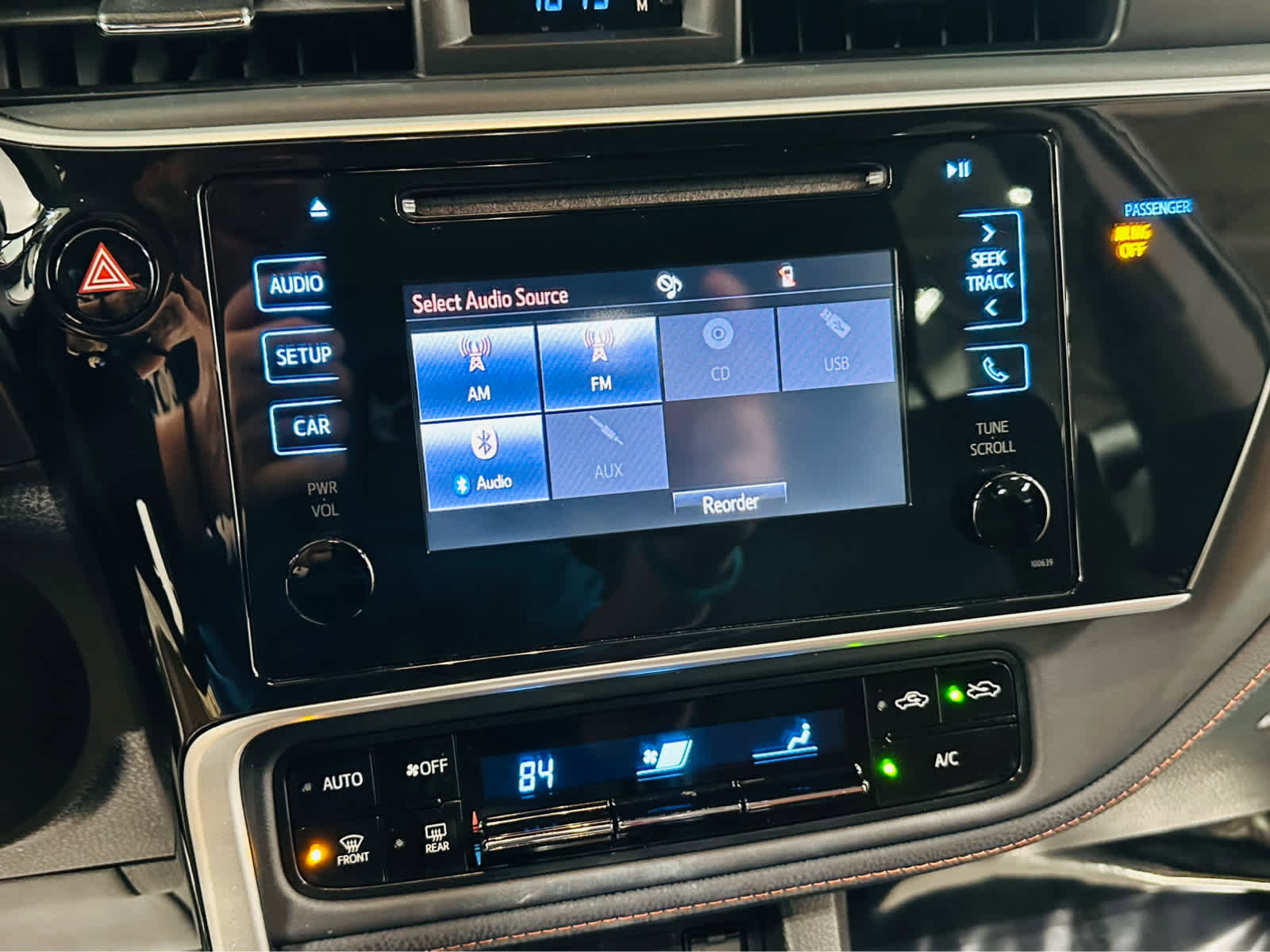 Used 2018 Toyota Corolla SE FWD image 11