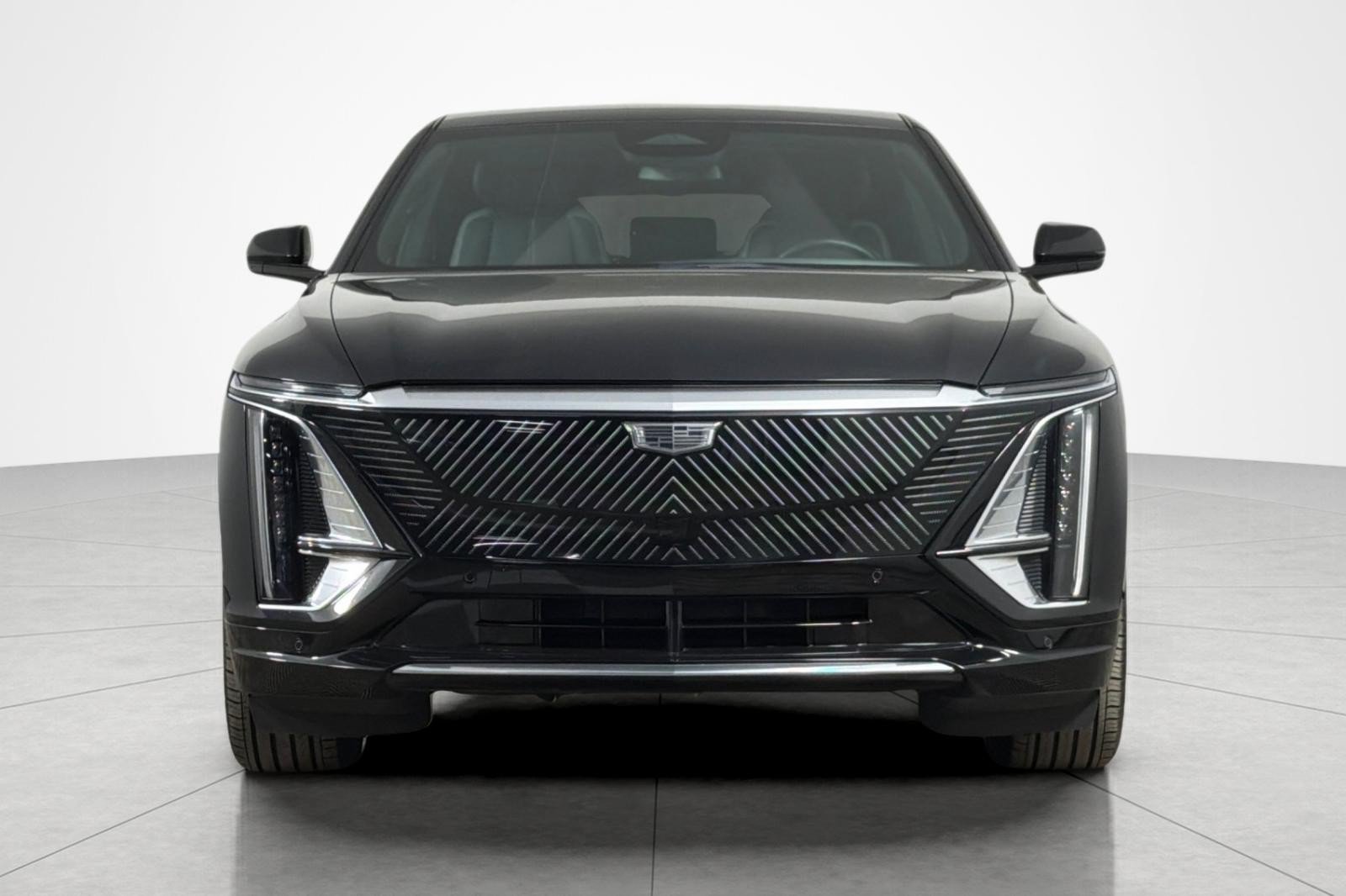 Used 2024 Cadillac Lyriq Tech AWD/4WD image 8
