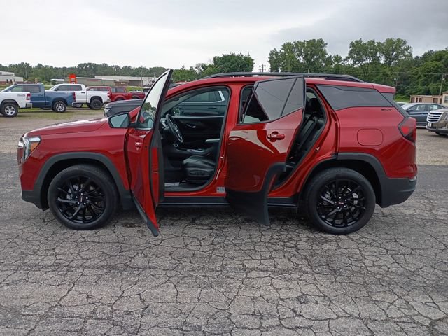 Used 2024 GMC Terrain SLT w/ Elevation Edition AWD/4WD image 25