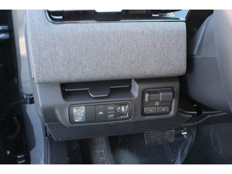 New 2026 GMC Sierra EV Elevation image 18