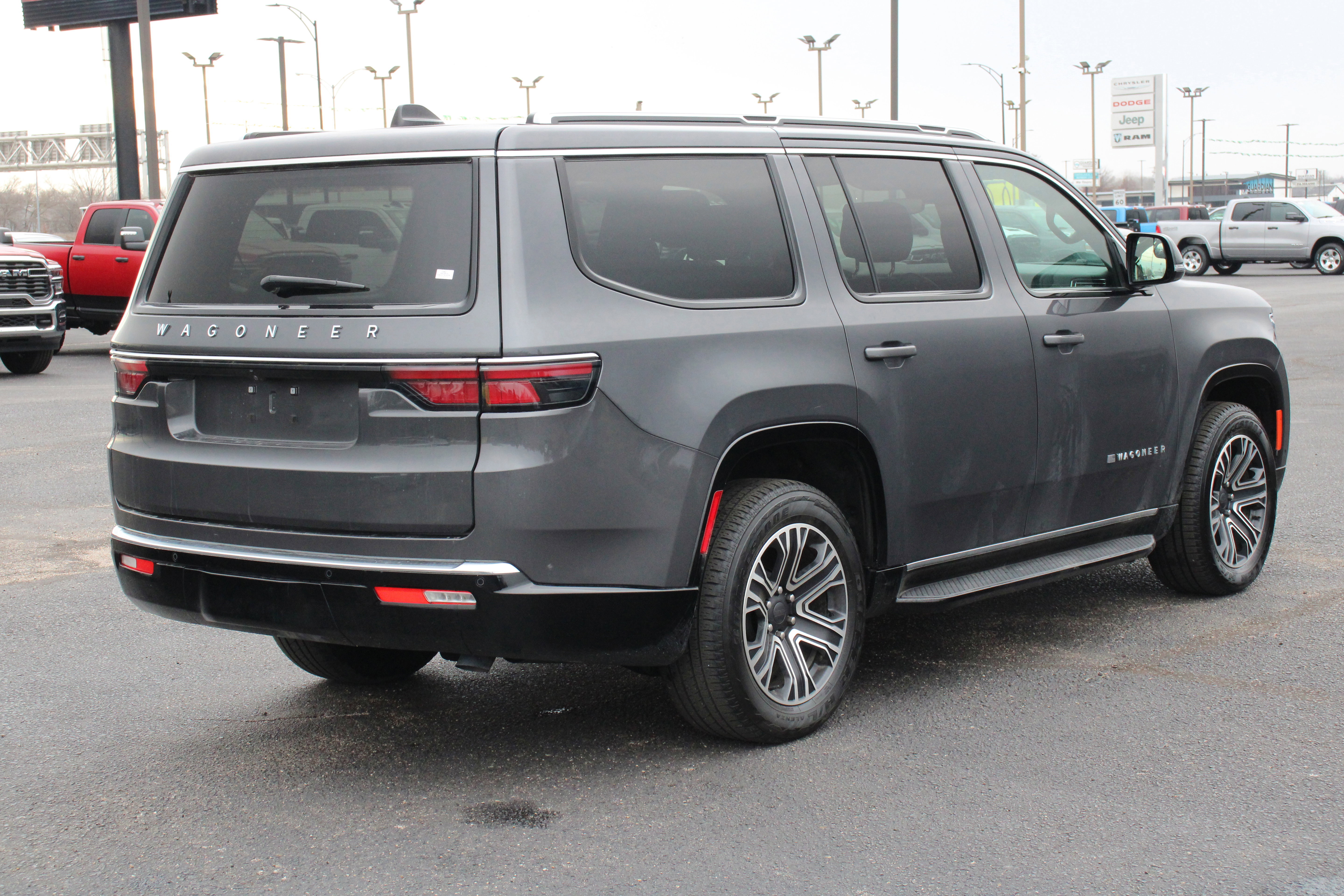 Used 2024 Jeep Wagoneer 4WD w/ Premium Group I image 38