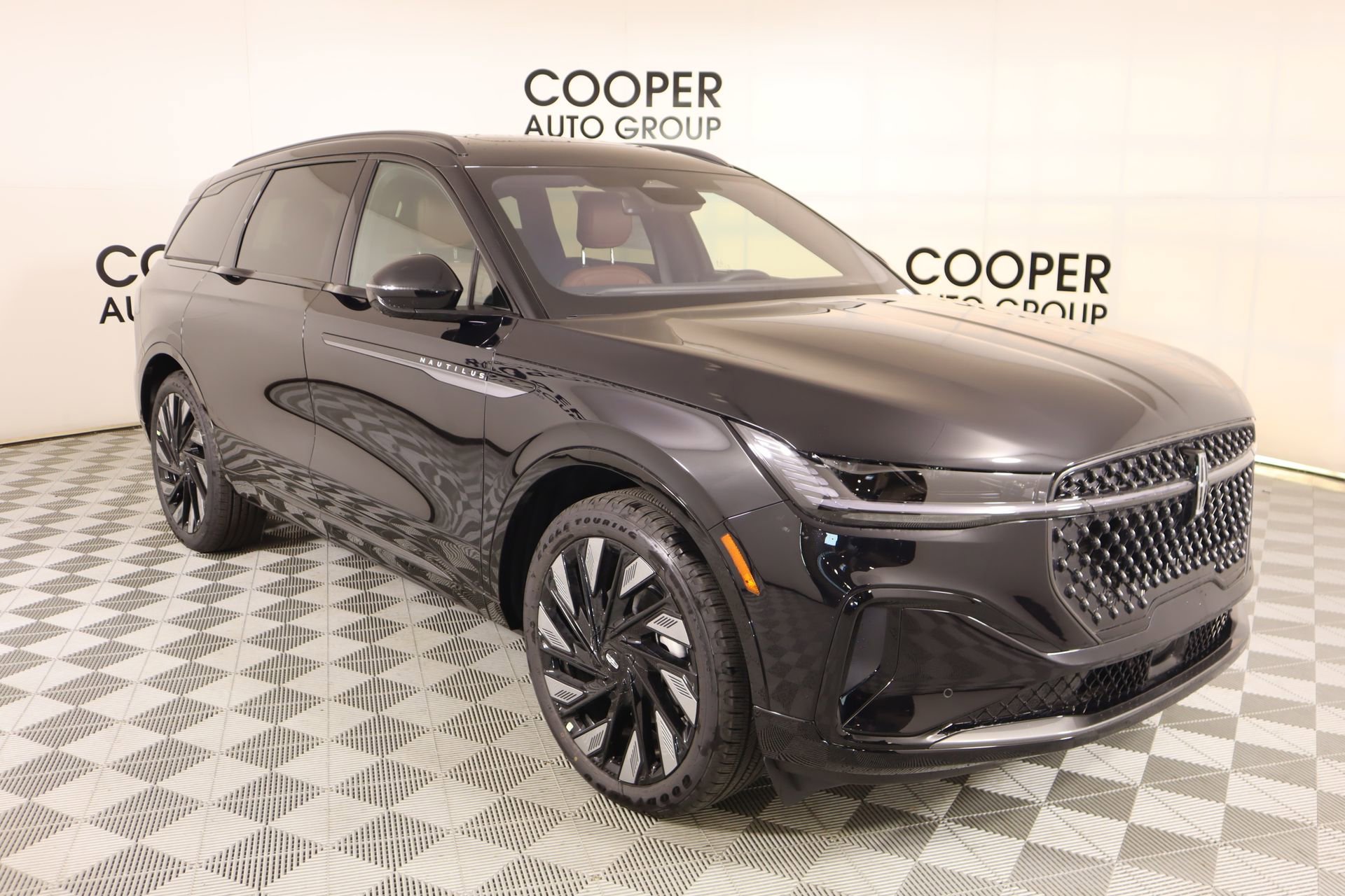 New 2026 Lincoln Nautilus Reserve w/ Jet Appearance Package AWD/4WD image 1