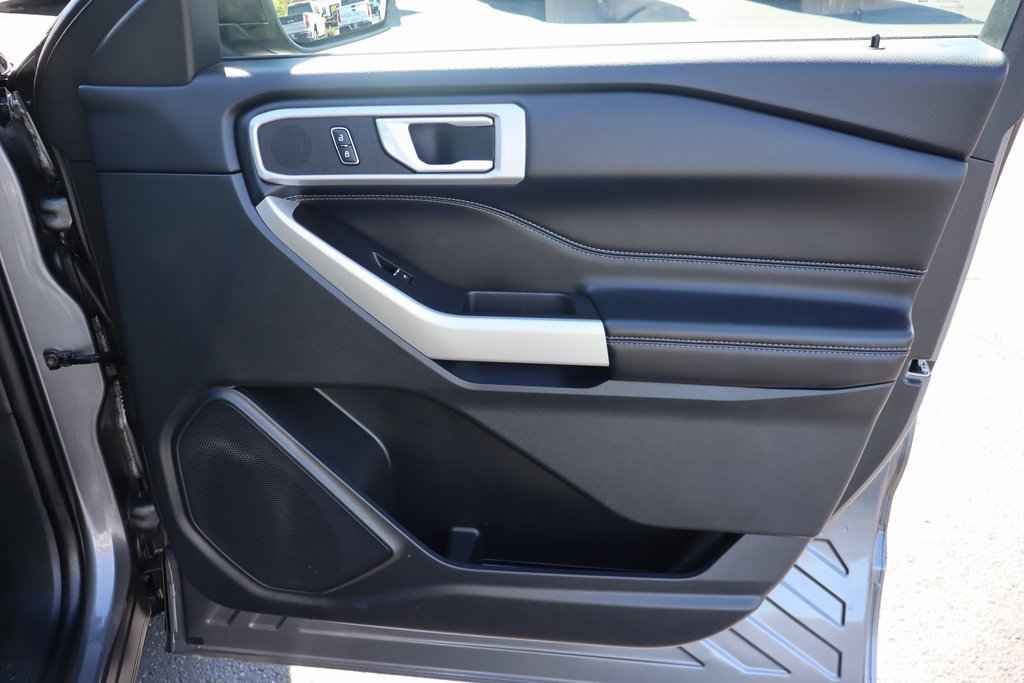 Used 2021 Ford Explorer XLT w/ Class III Trailer Tow Package image 27