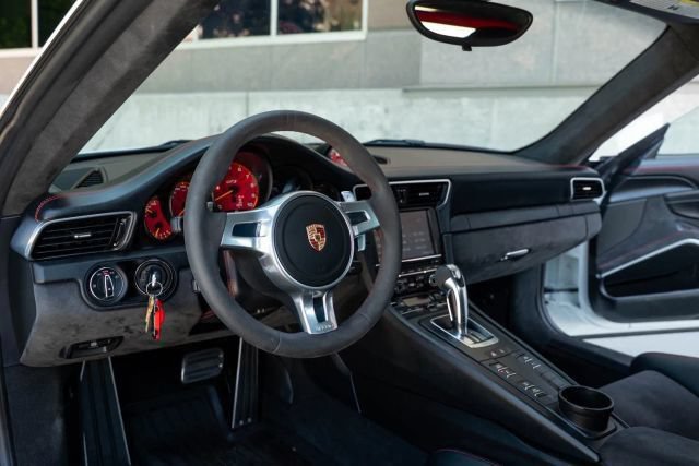 Used 2015 Porsche 911 GT3 RWD image 43
