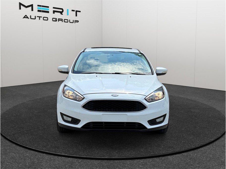 Used 2016 Ford Focus SE w/ Equipment Group 201A FWD image 3