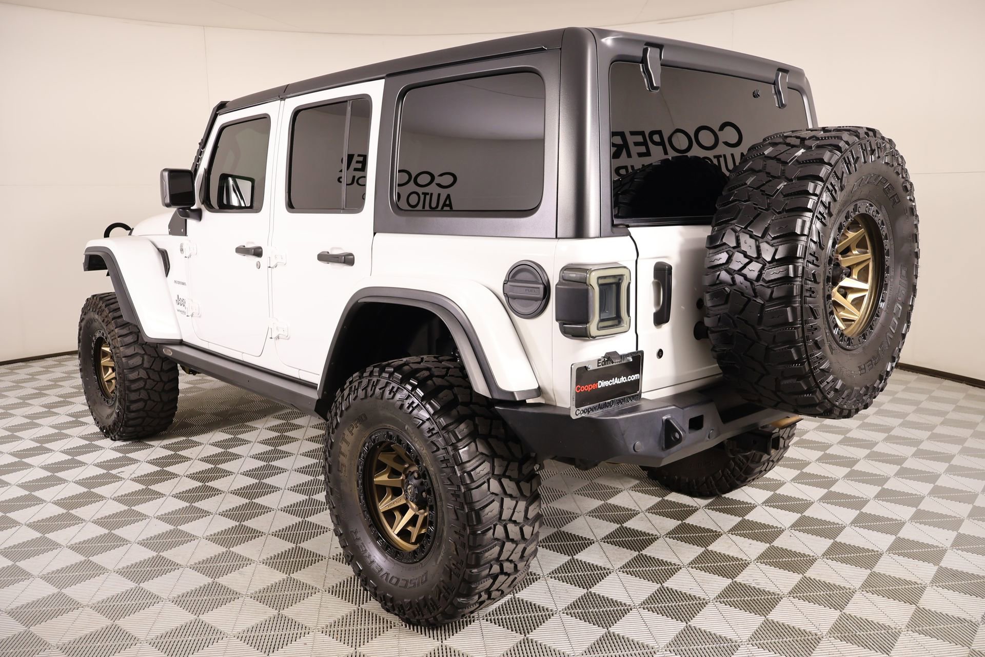 Used 2020 Jeep Wrangler Unlimited Sahara image 22
