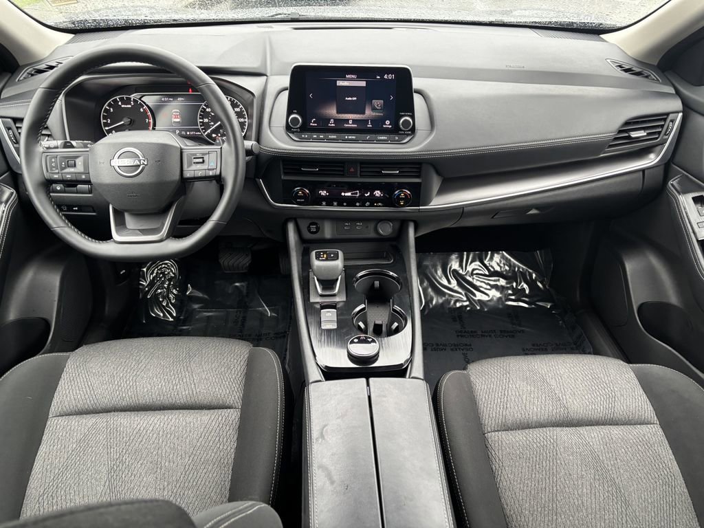 Used 2025 Nissan Rogue SV image 21