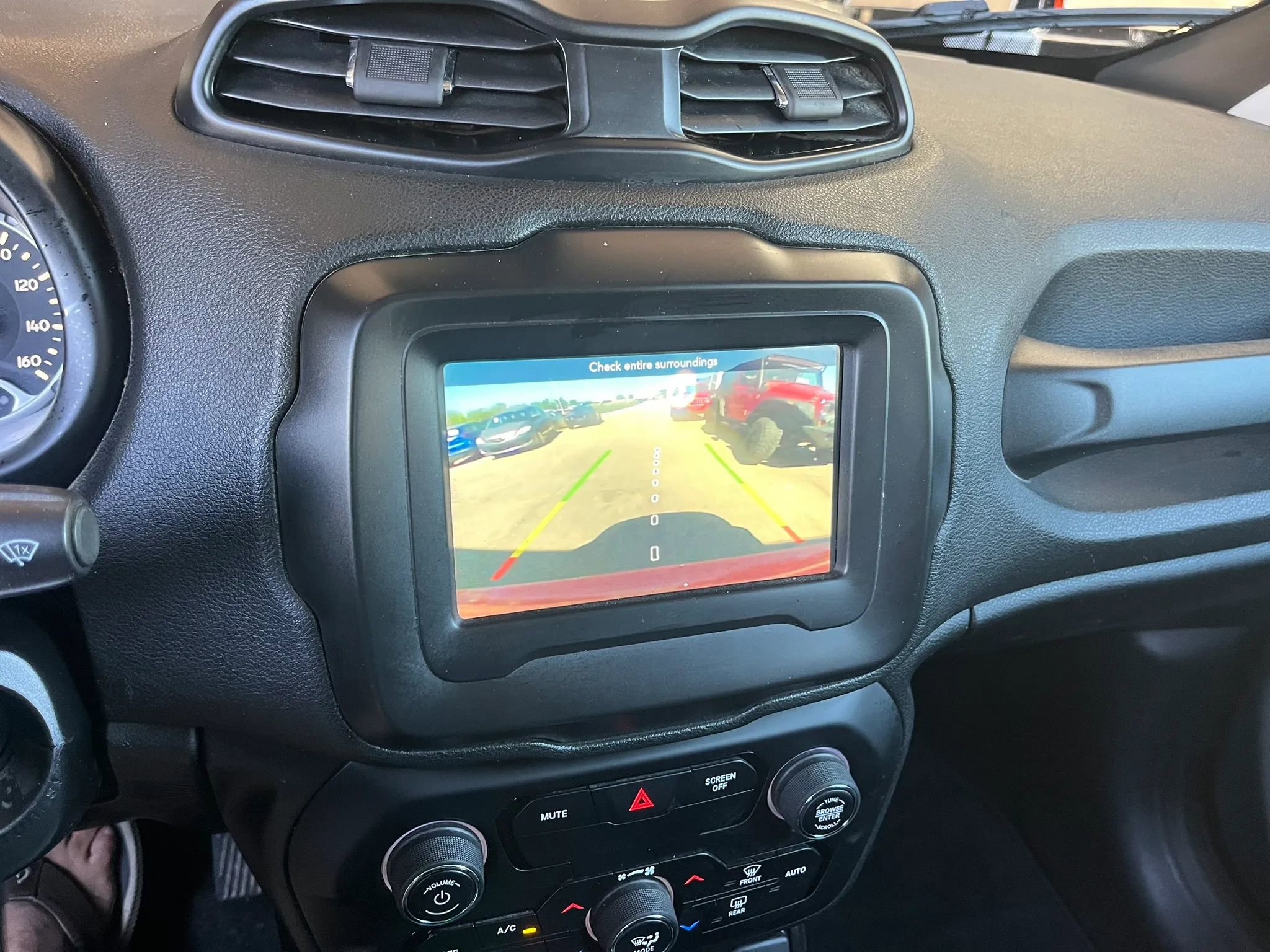 Used 2019 Jeep Renegade Altitude w/ Quick Order Package 2XM FWD image 11