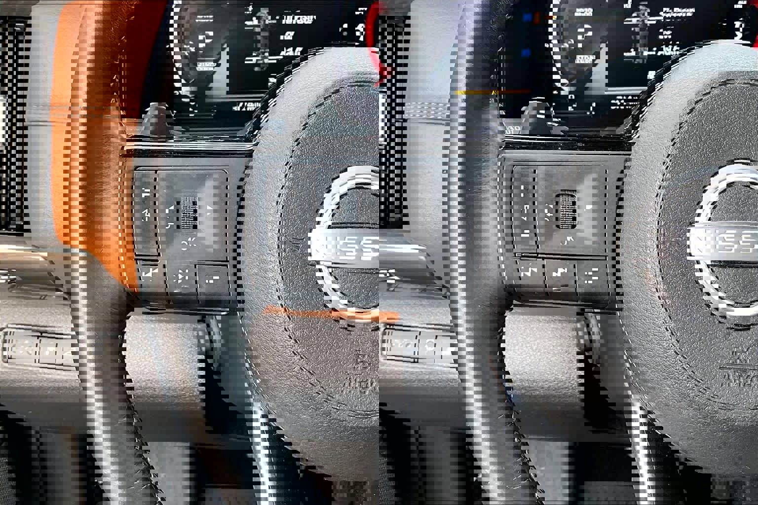 Used 2024 Nissan Pathfinder Platinum w/ Cargo Package image 23