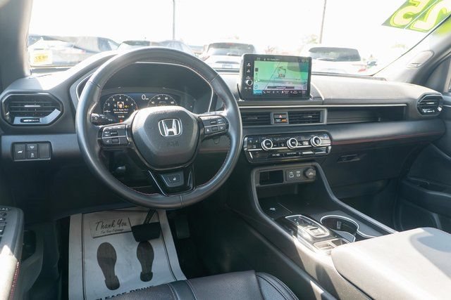 Used 2025 Honda Pilot Black Edition image 14