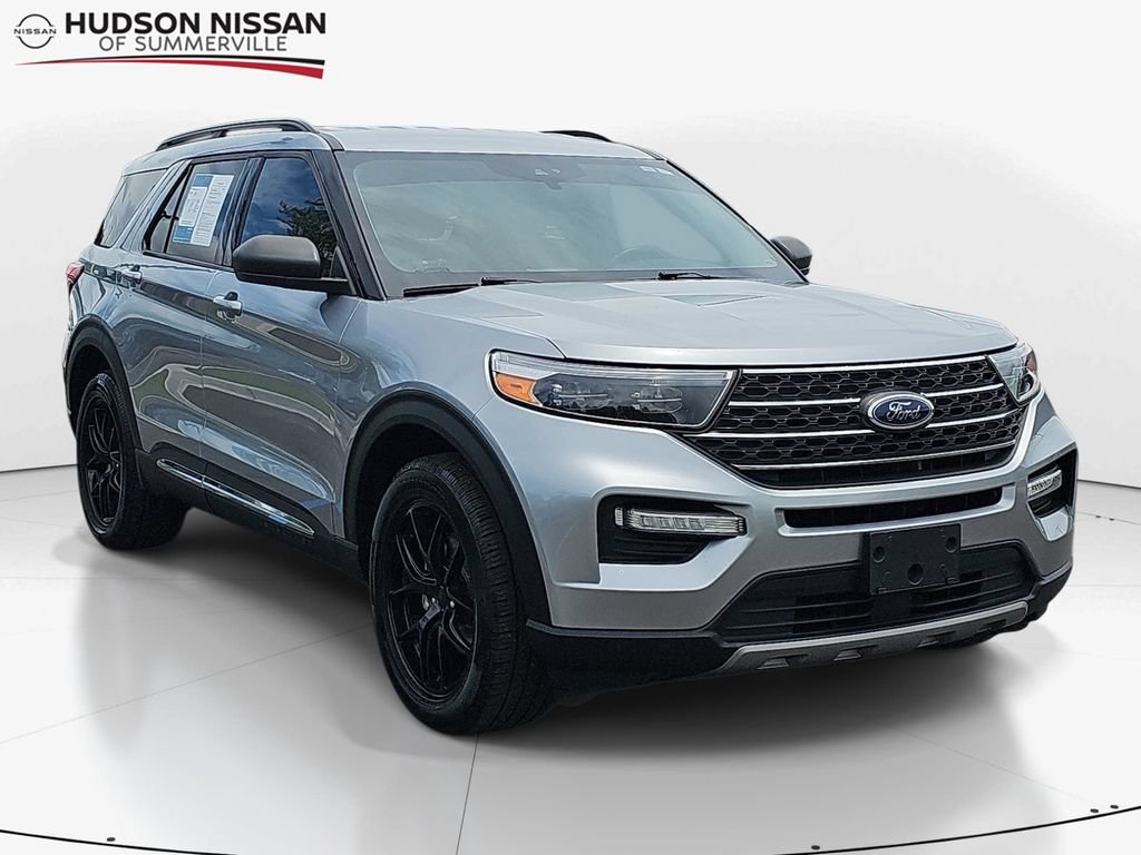 Used 2022 Ford Explorer XLT w/ Equipment Group 202A AWD/4WD image 1