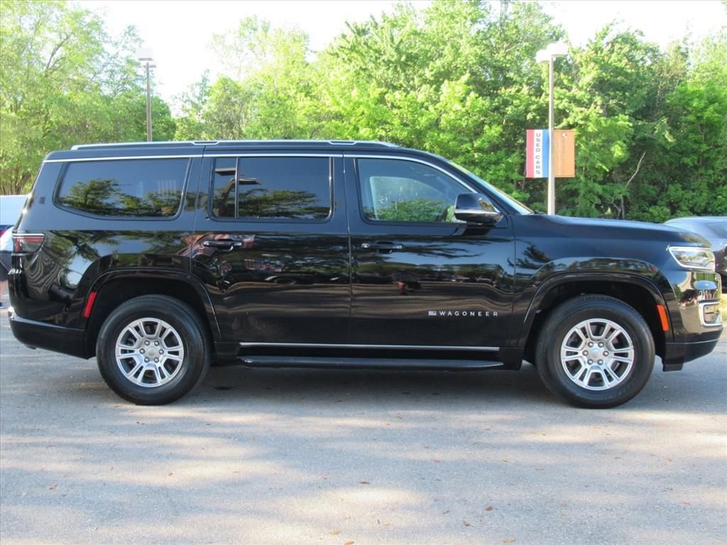 Used 2024 Jeep Wagoneer 4WD image 2
