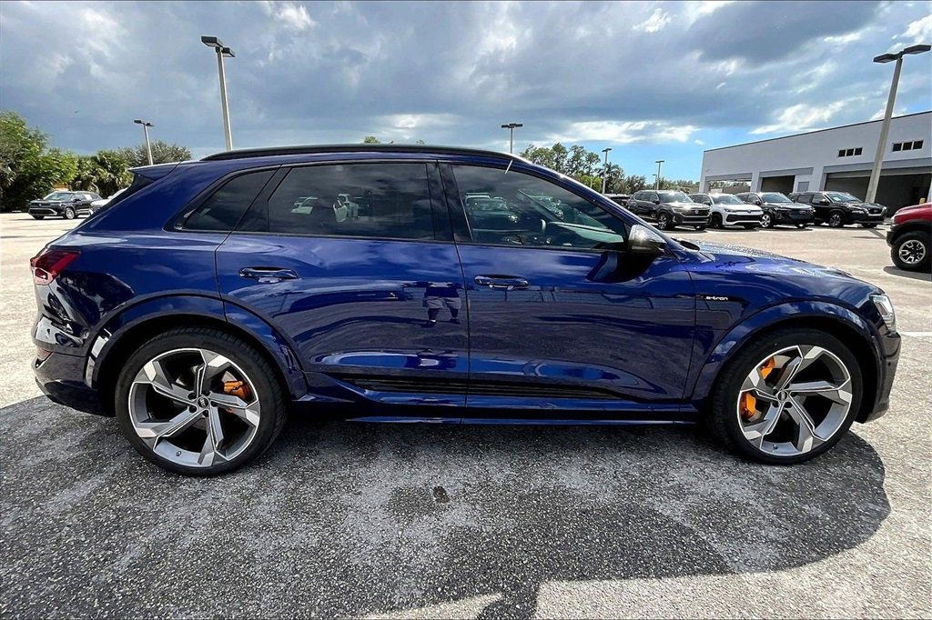 Certified 2023 Audi e-tron S Premium Plus w/ Black Optic Package image 4