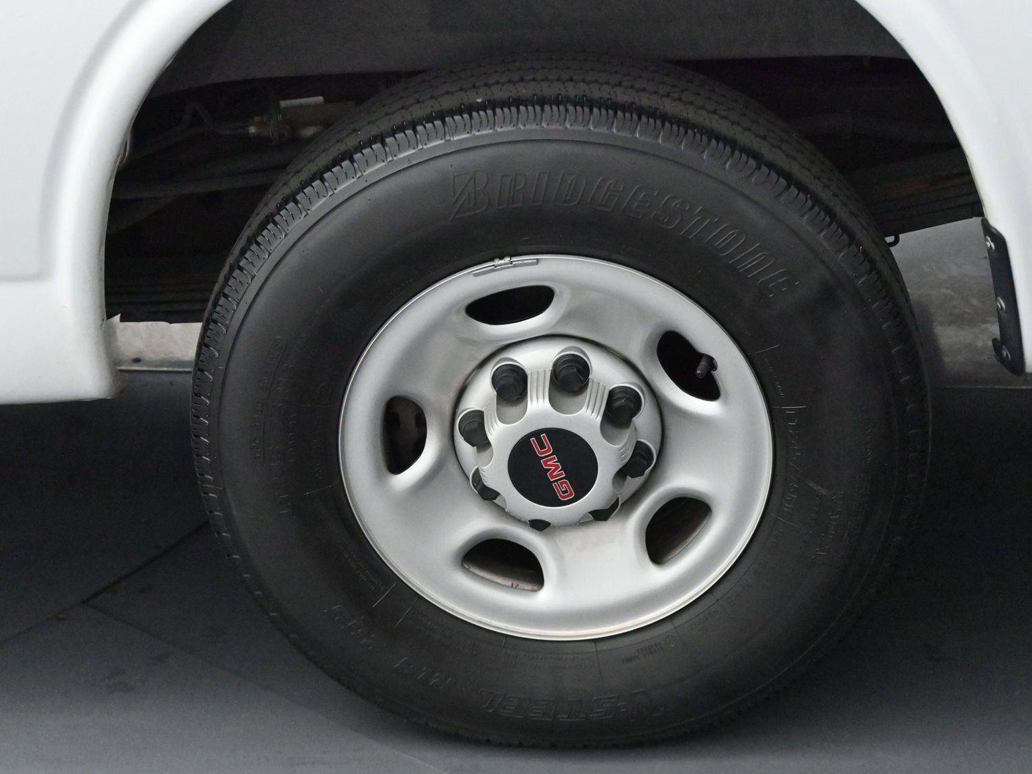 Used 2023 GMC Savana 3500 LS image 29