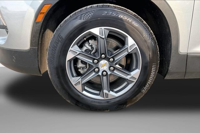 Used 2025 Chevrolet Blazer LT AWD/4WD image 9