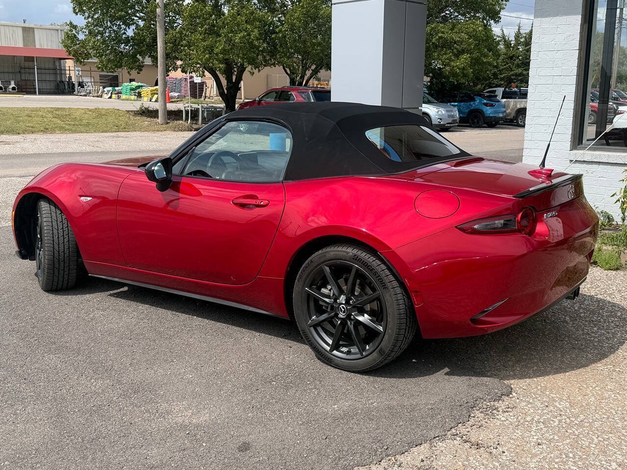 Used 2016 MAZDA MX-5 Miata Club RWD image 11
