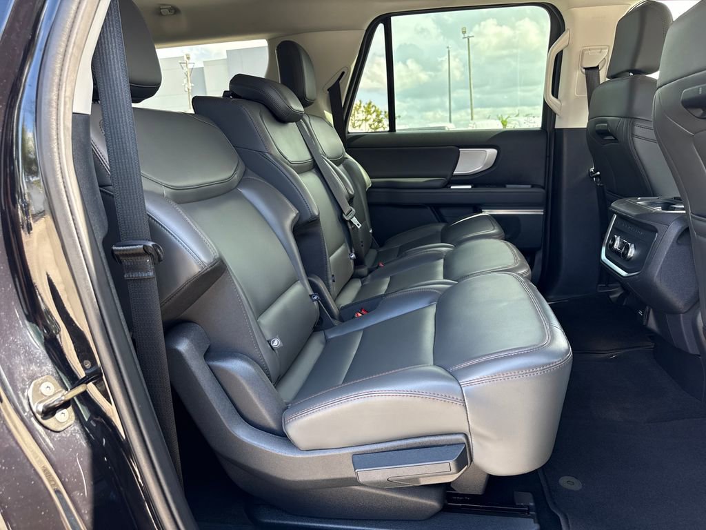 Used 2025 Ford Expedition Max Active RWD image 27